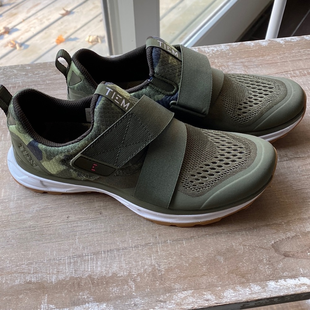 Tiem size 8 SPD cycling shoes